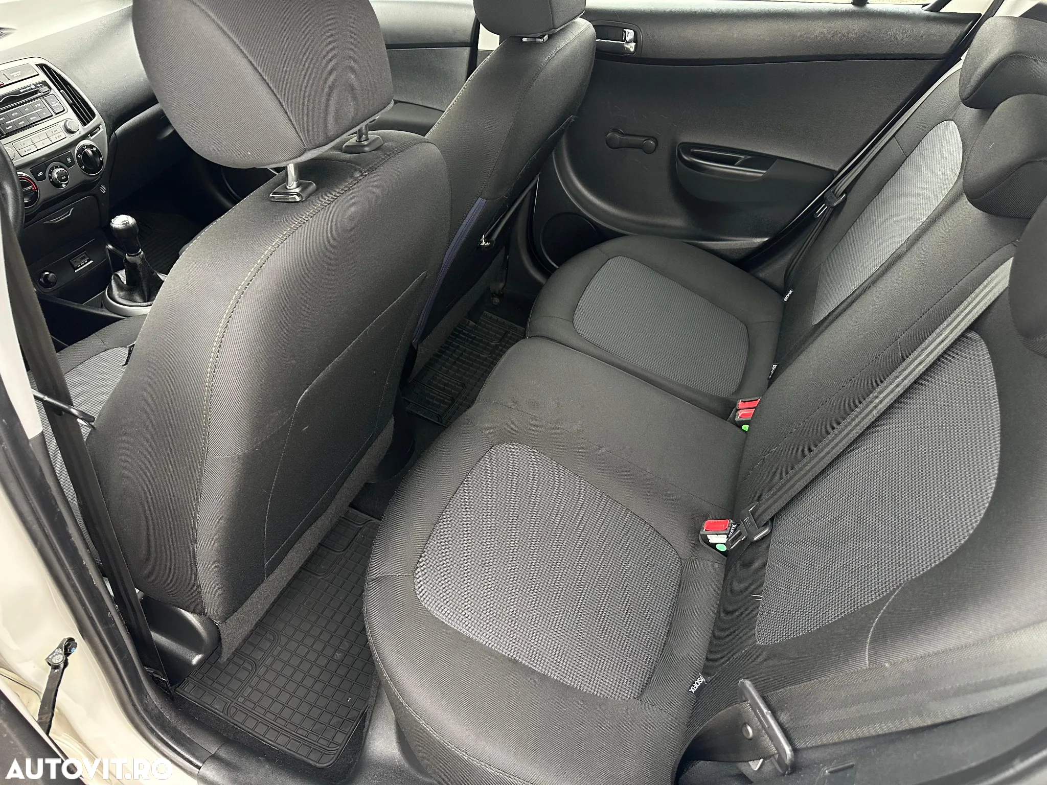 Hyundai i20 - 24