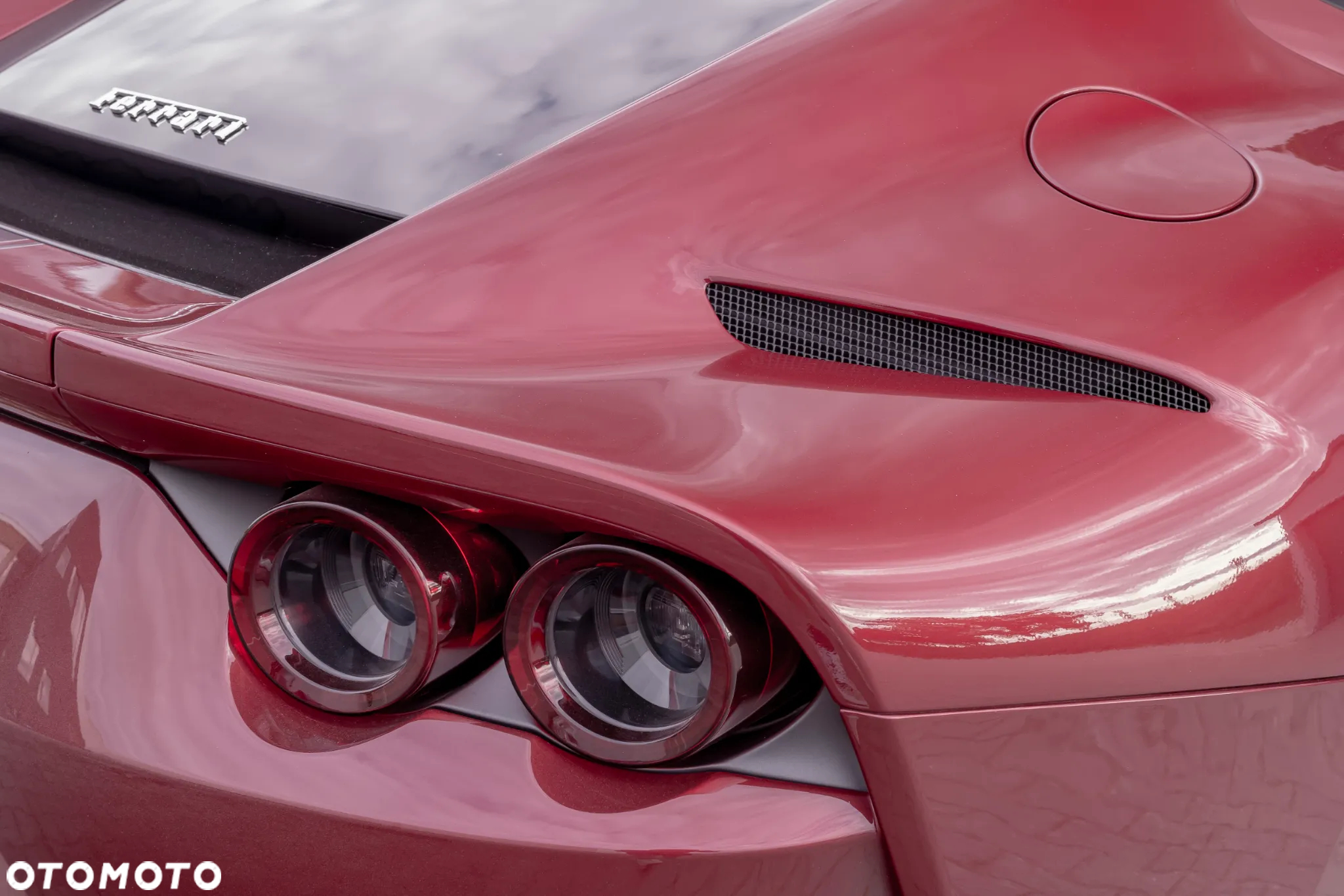 Ferrari 812 Superfast - 14