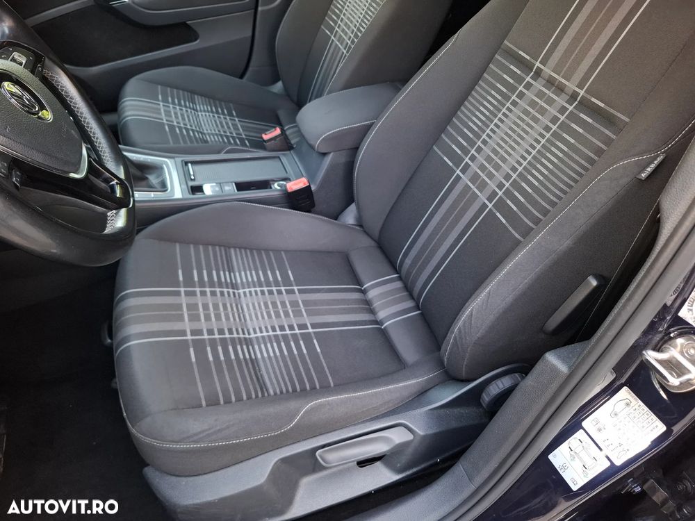 Volkswagen Golf 1.6 TDI DPF BMT Highline - 20