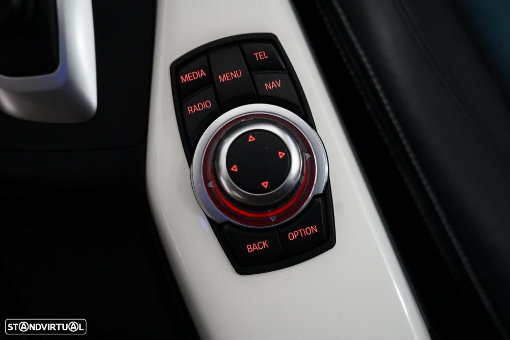 BMW 118 dA Line Urban - 17