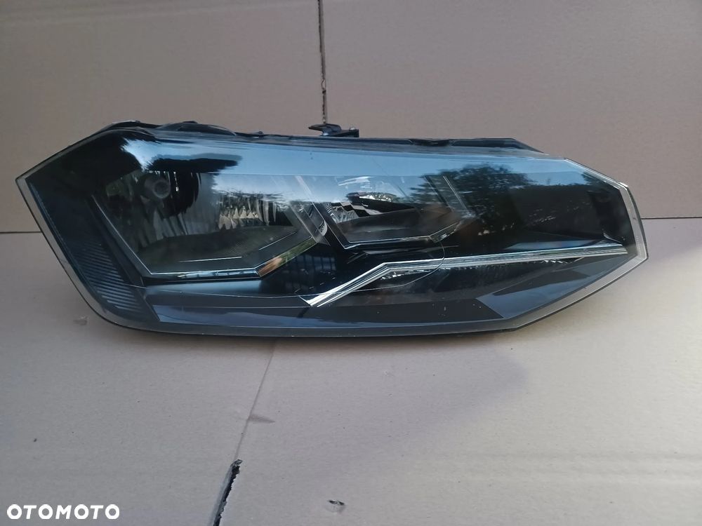 Lampa przednia prawa VW Polo VI 6 oryg 2G1