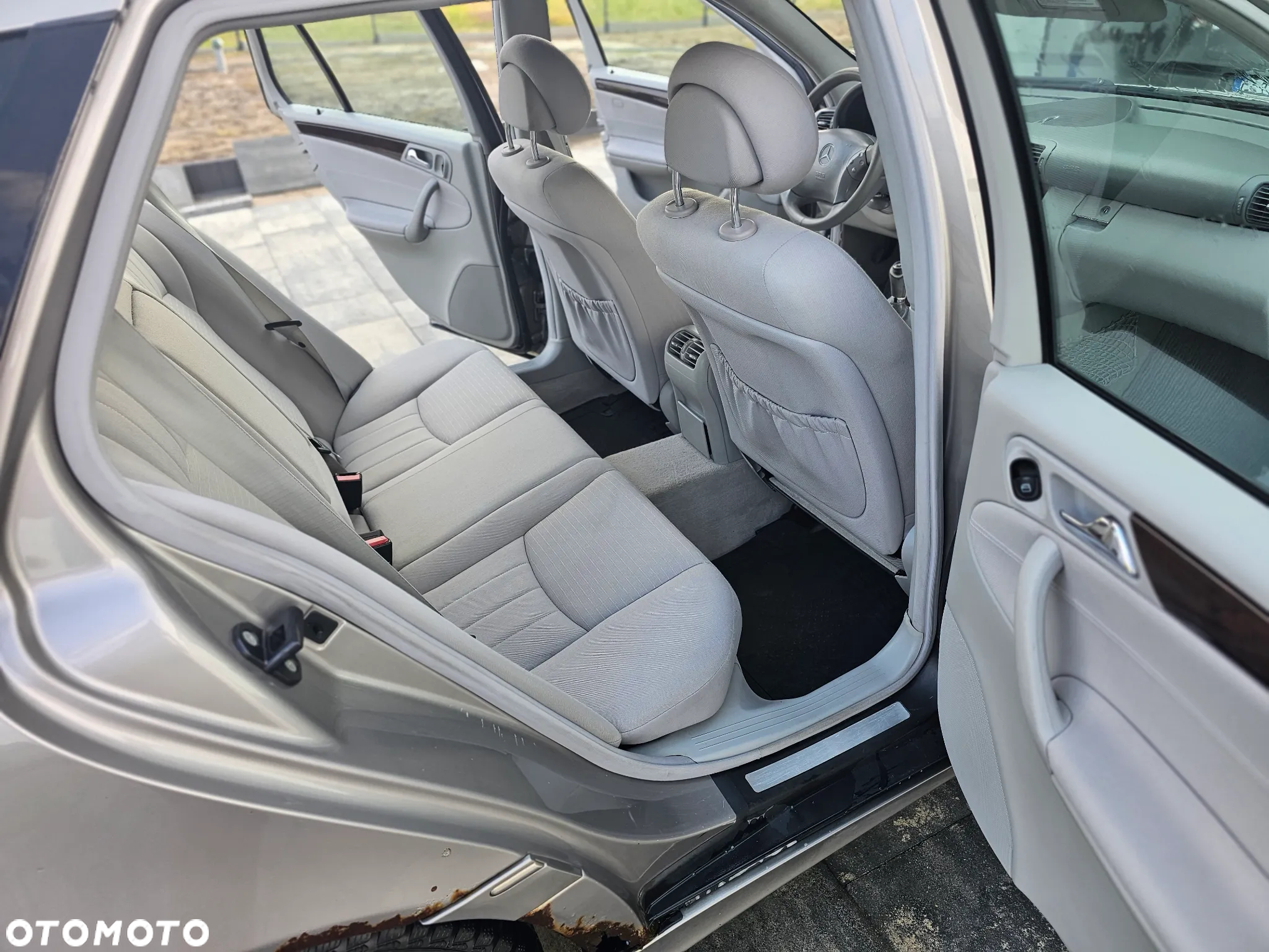 Mercedes-Benz Klasa C 270 T CDI Elegance - 6