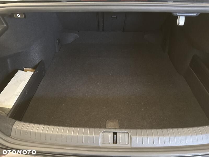 Volkswagen Passat 1.5 TSI EVO Elegance DSG - 23