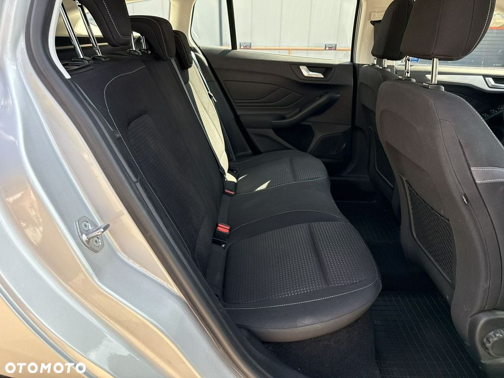 Ford Focus - 18