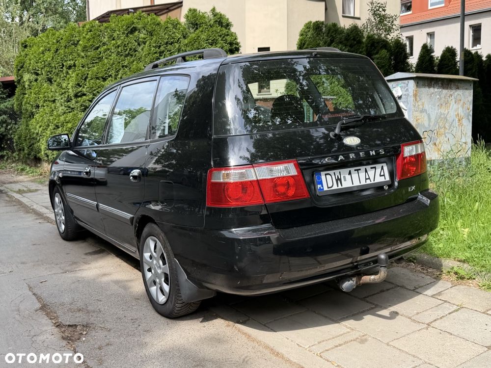 Kia Carens 2.0 EX - 4
