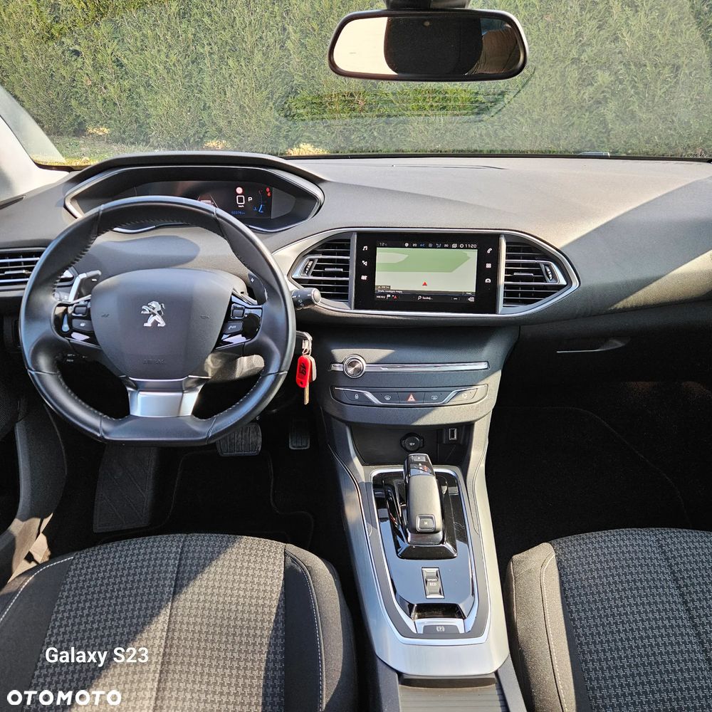 Peugeot 308 BlueHDi 130 EAT8 Allure - 22