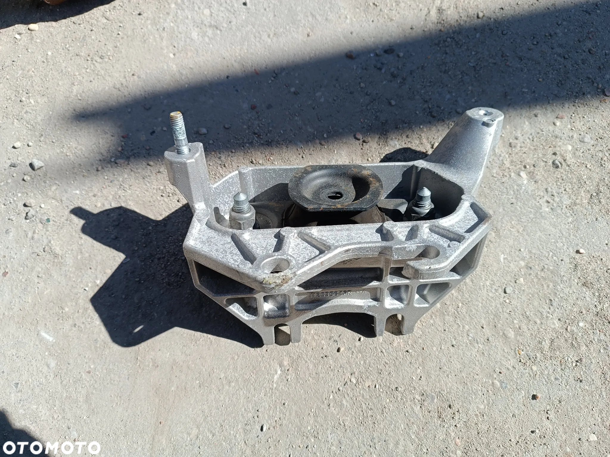 ŁAPA PODUSZKA SKRZYNI 11235643R DACIA SANDERO III - 2