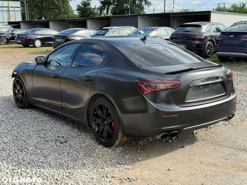 Maserati Ghibli GranSport - 13