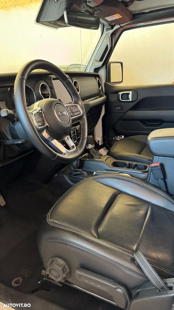 Jeep Wrangler Unlimited 2.0 Turbo AT8 Sahara - 8