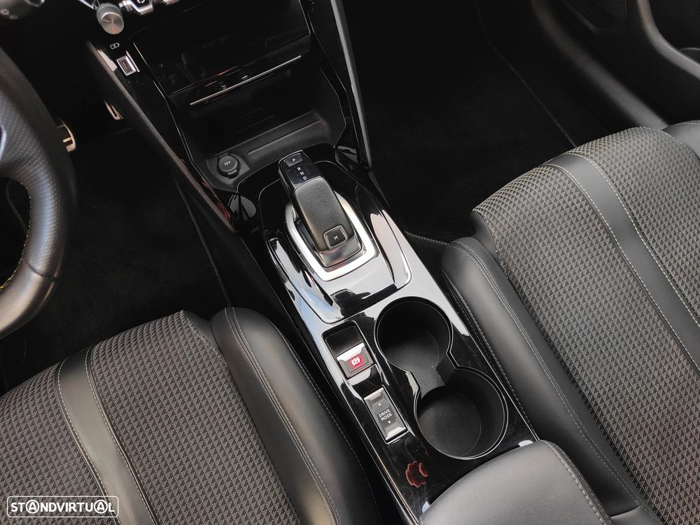 Peugeot 208 1.2 PureTech GT Line EAT8 - 40