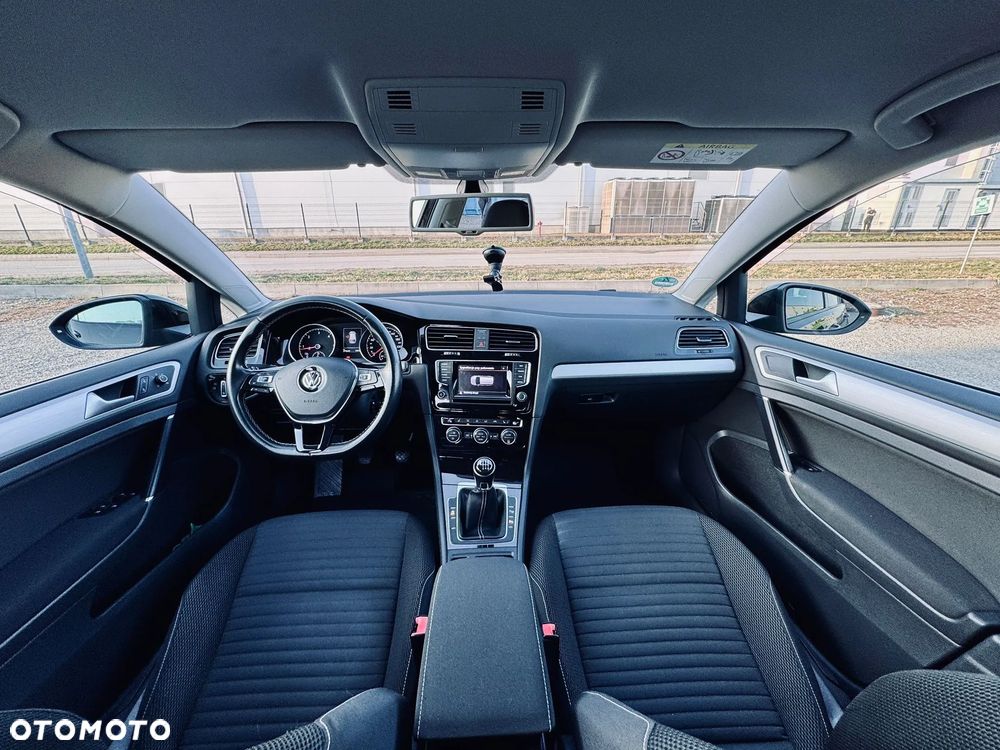 Volkswagen Golf - 5
