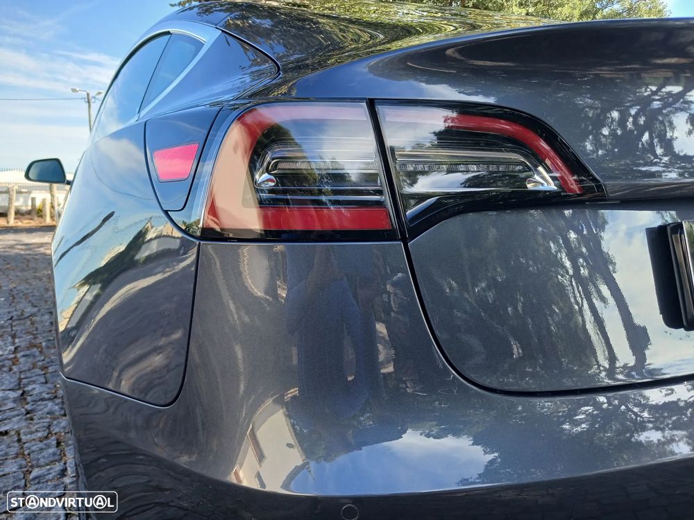 Tesla Model 3 - 6