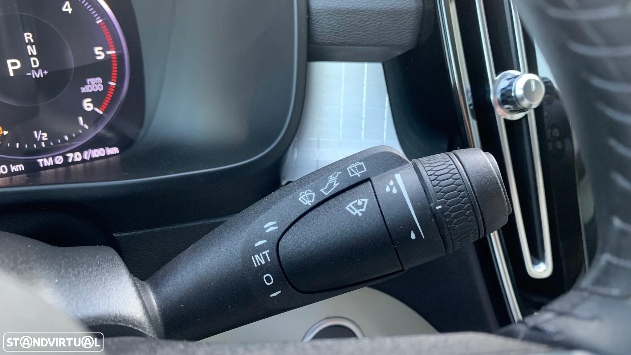 Volvo XC 40 2.0 D3 Momentum Plus Geartronic - 31