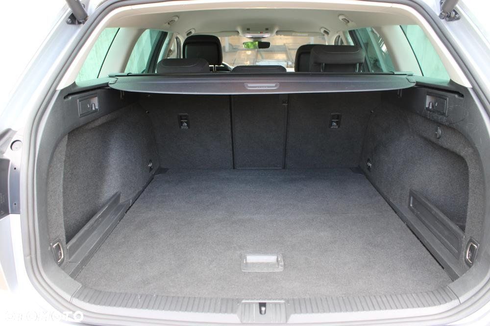 Volkswagen Passat - 29