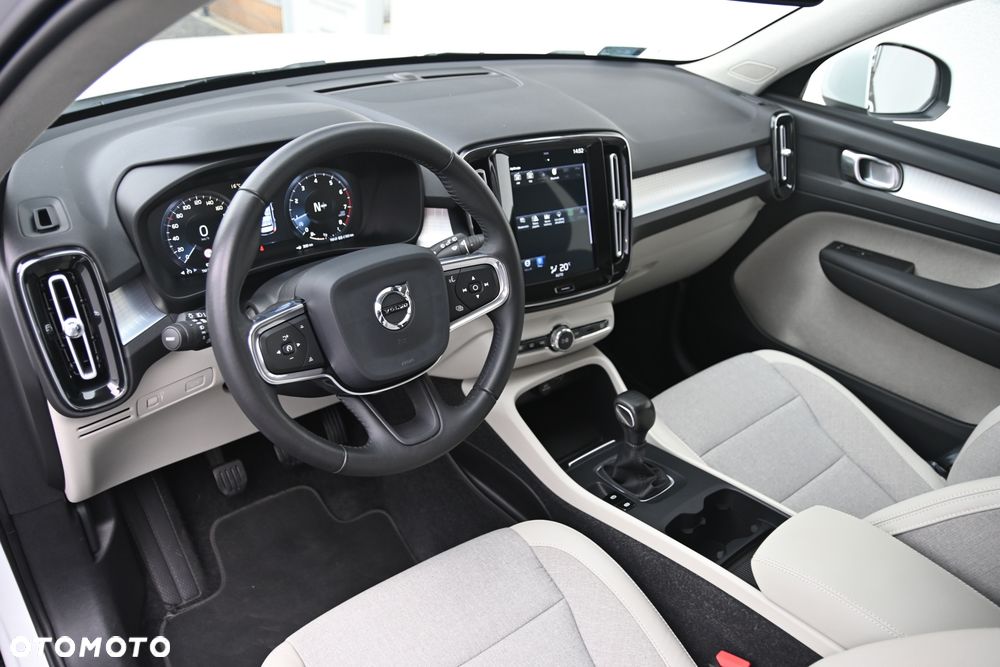 Volvo XC 40 T3 Momentum - 16