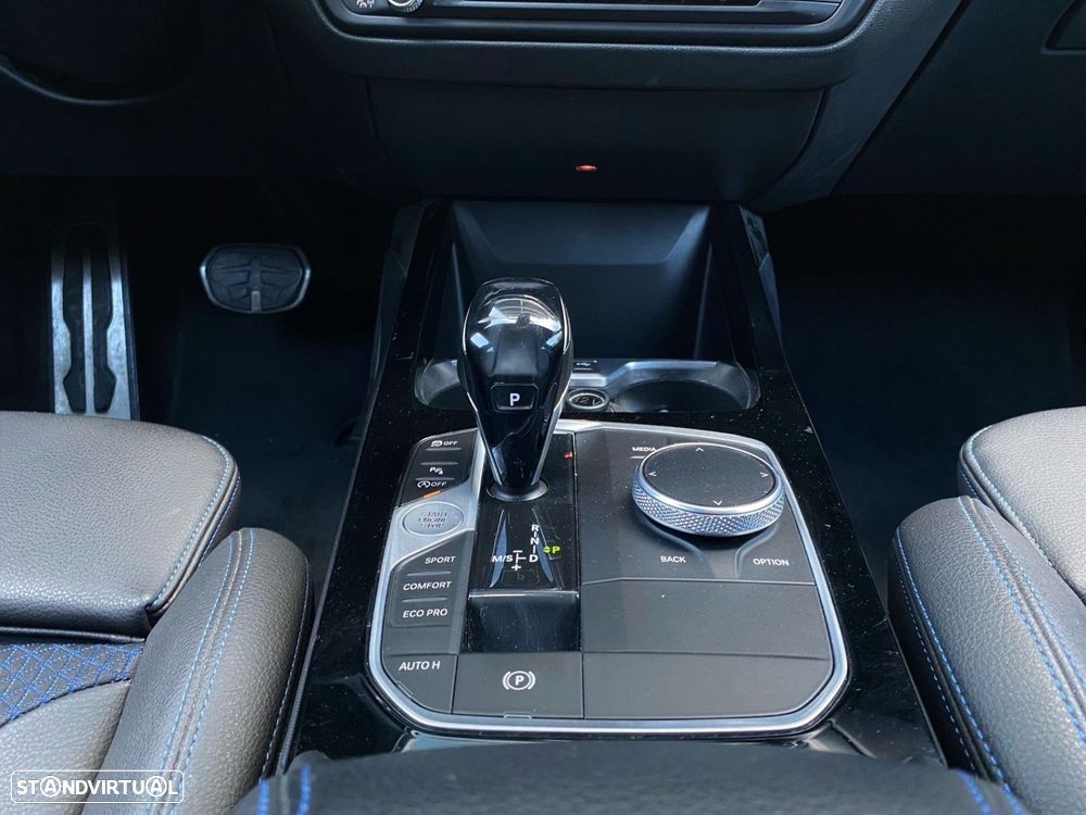 BMW 116 d Pack M Auto - 11