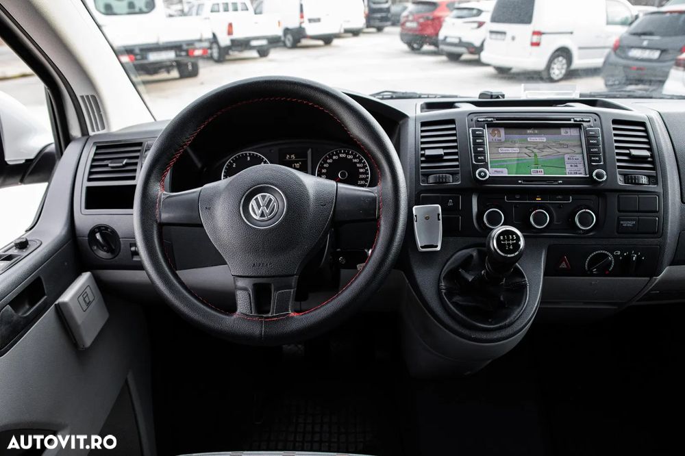 Volkswagen Caravelle - 4