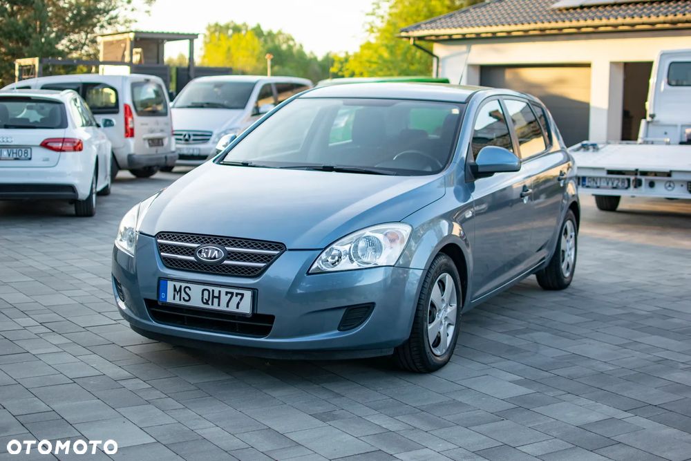 Kia Ceed - 23