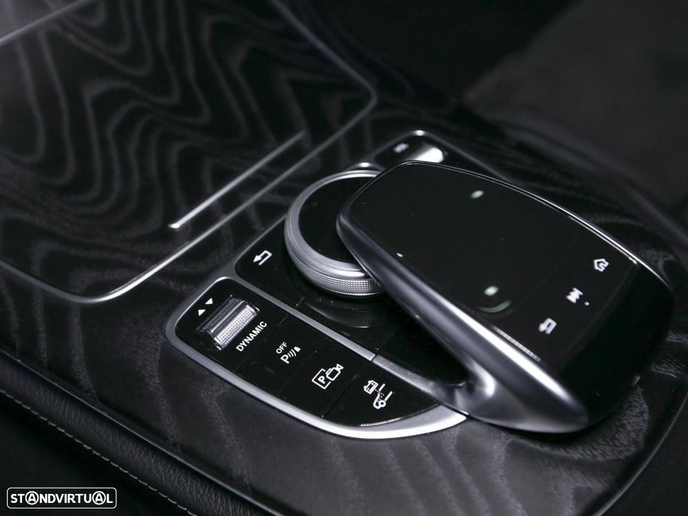 Mercedes-Benz E 300 de AMG Line - 18