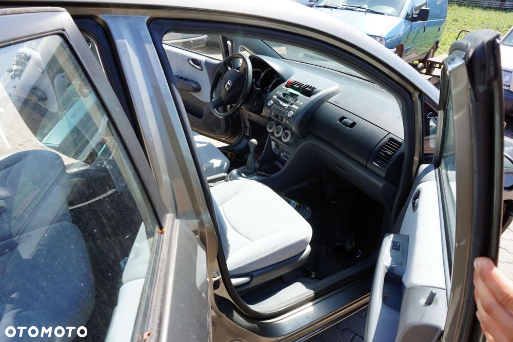 HONDA CITY IV 2007 NH701M 1.4 8V L13A8 82KM BEŻOWY na części - 14