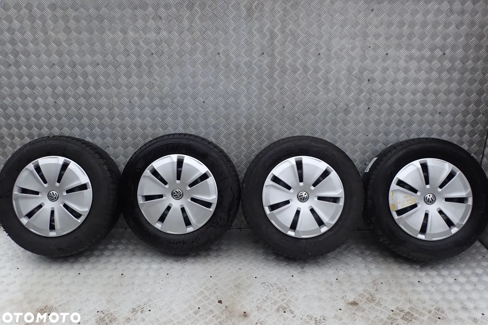 KOŁA FELGI STALOWE VW T5 T6 6,5JX16 ET 51 5X120 7LA601027 Z OPONAMI BRIDGESTONE LATO 215/65/16C 4X7MM 2023ROK KOMPLET - 1