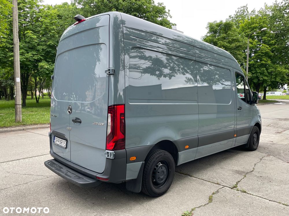 Mercedes-Benz Sprinter - 4