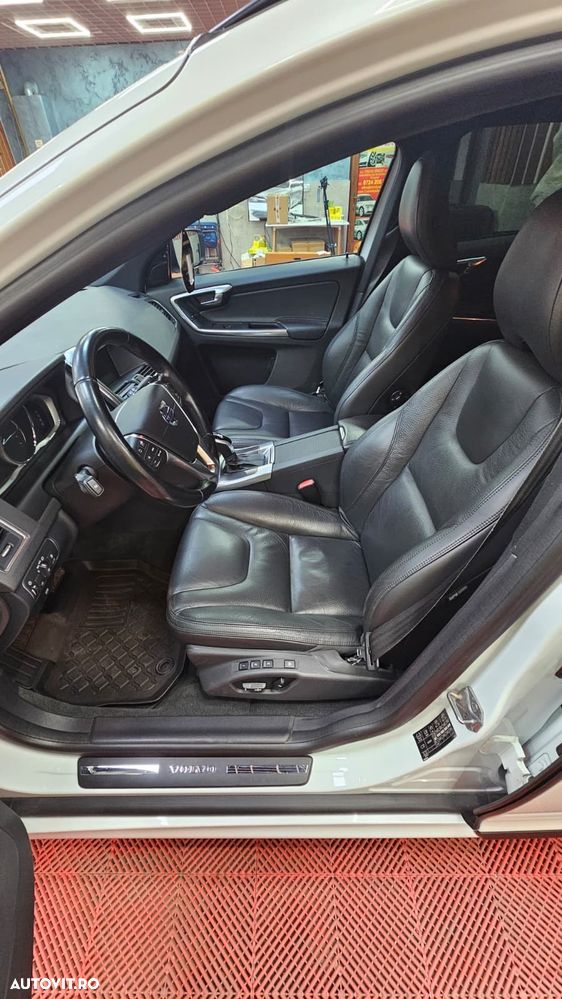 Volvo XC 60 D5 AWD Summum - 12