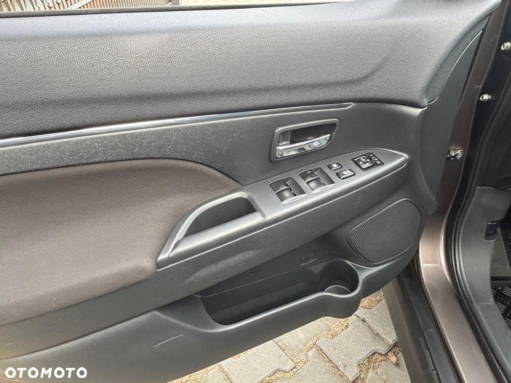 Mitsubishi ASX 1.6 Instyle - 26