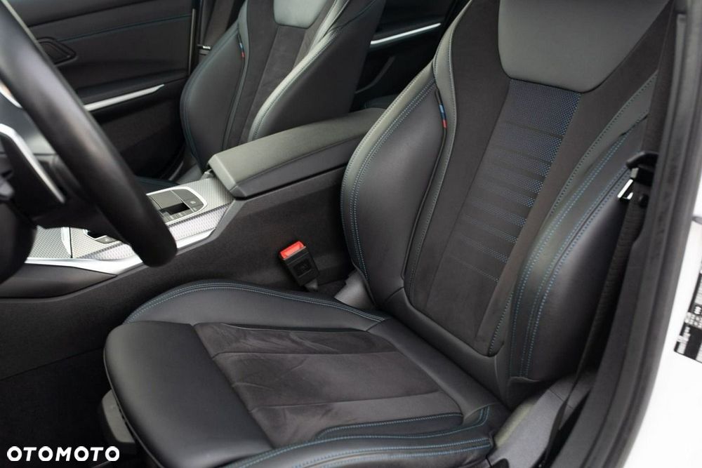 BMW Seria 3 318i M Sport - 11