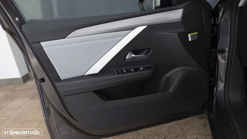 Opel Astra 1.2 T Elegance - 15