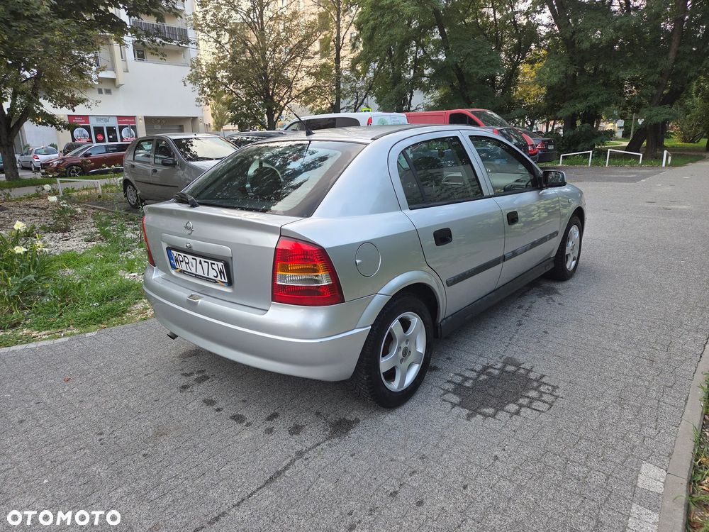 Opel Astra - 4