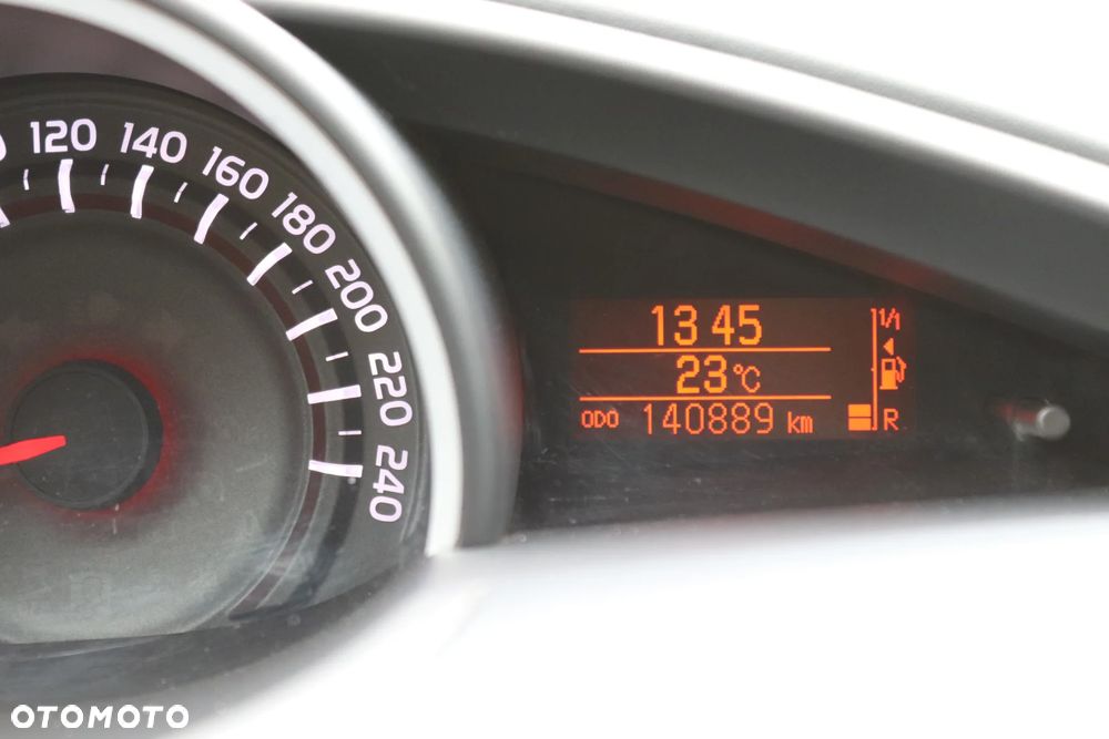 Toyota Verso 1.8 Premium 7os - 37