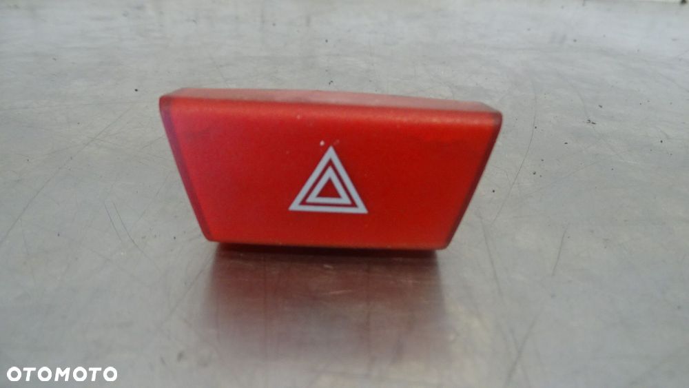 PRZEŁĄCZNIK ŚWIATEŁ AWARYJNYCH TOYOTA AYGO 1.0 84332A - 1