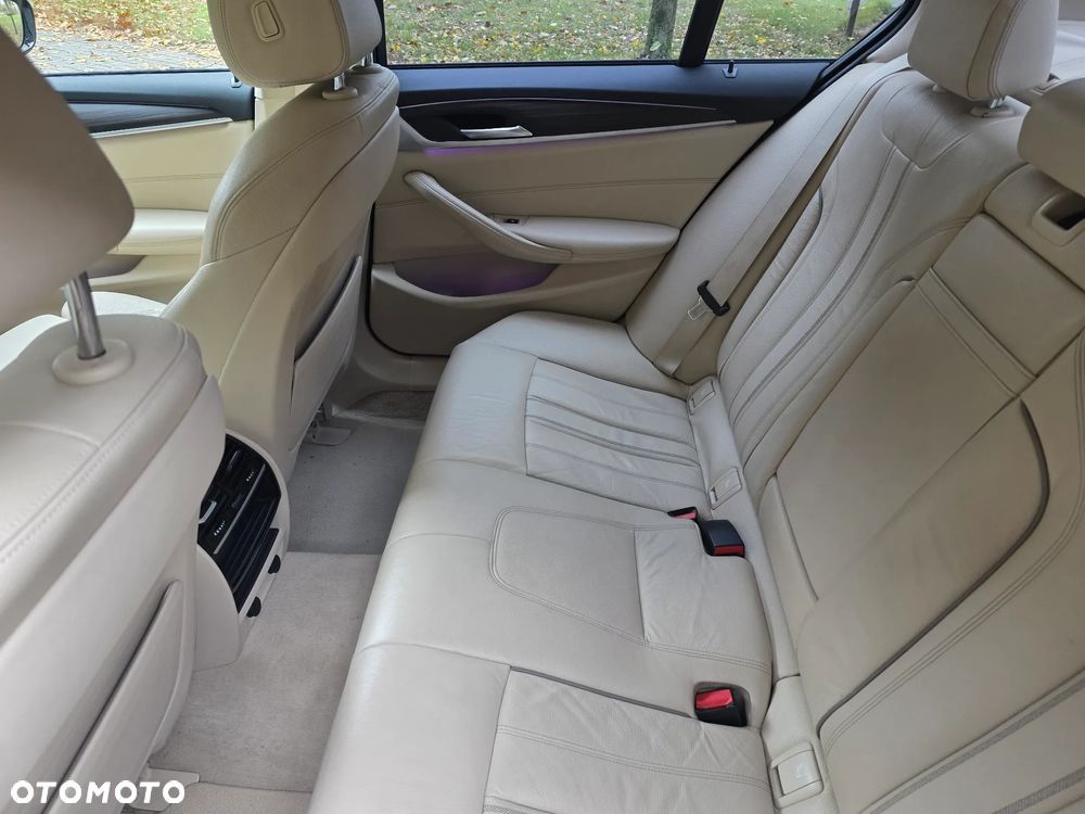 BMW Seria 5 520d xDrive Sport Line sport - 11