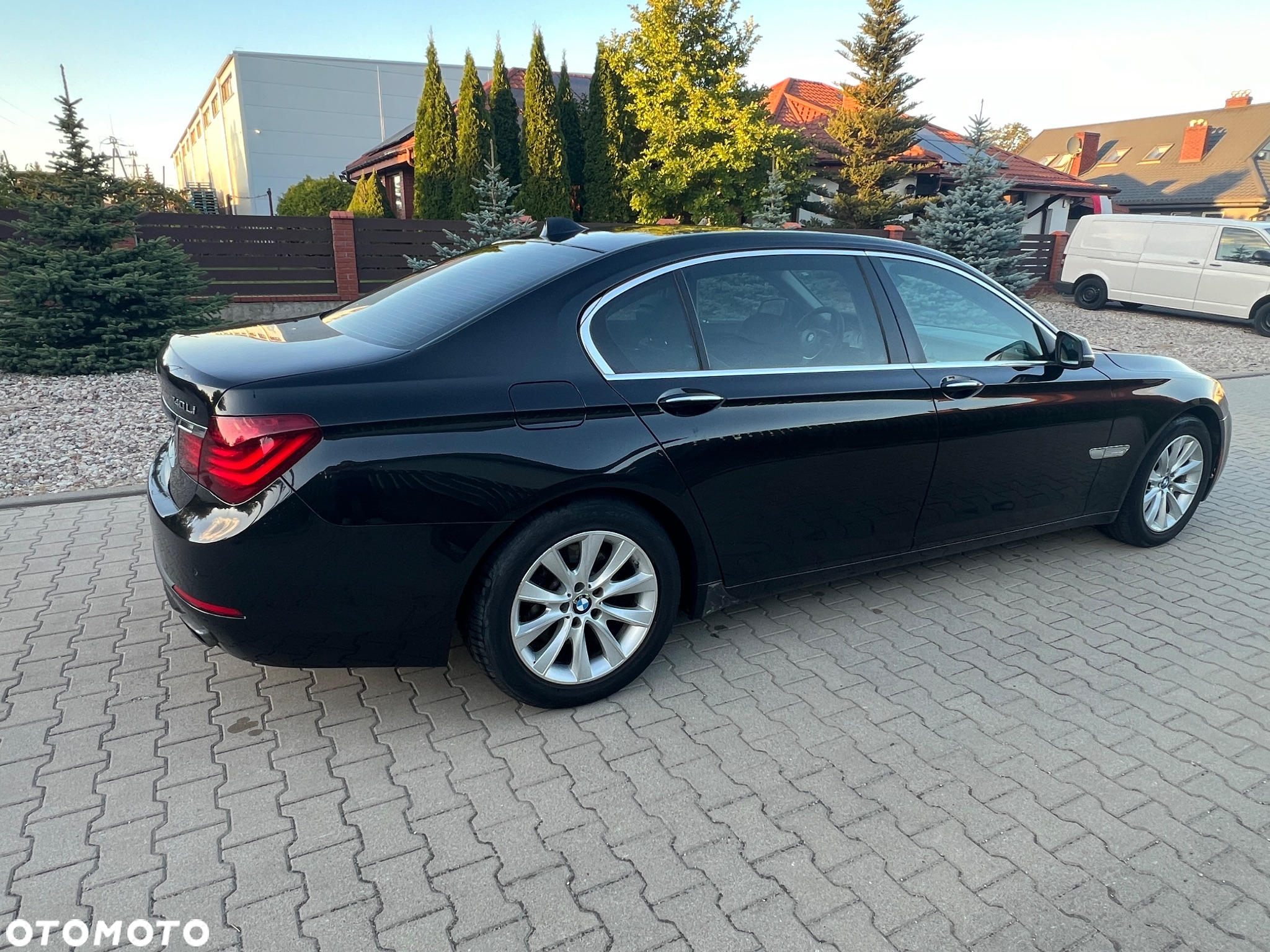 BMW Seria 7 740Li - 5