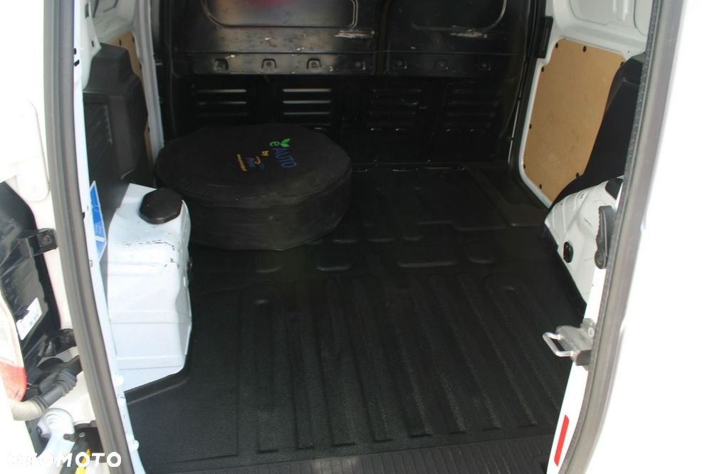 Ford Transit Courier - 11