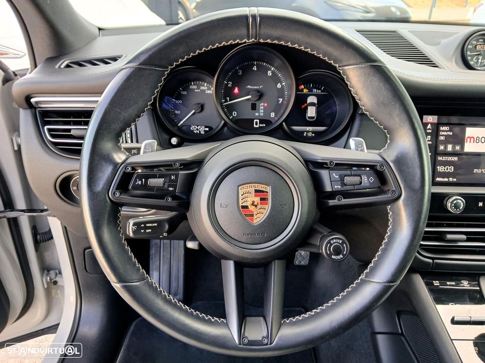 Porsche Macan T - 11