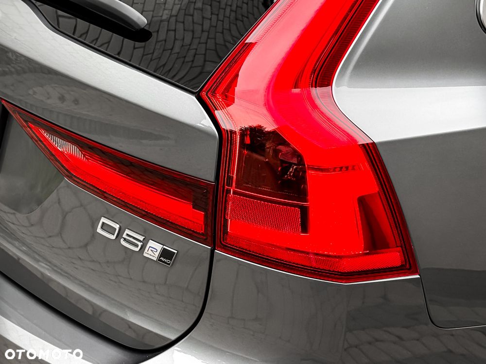 Volvo V90 D5 AWD Geartronic R Design - 9
