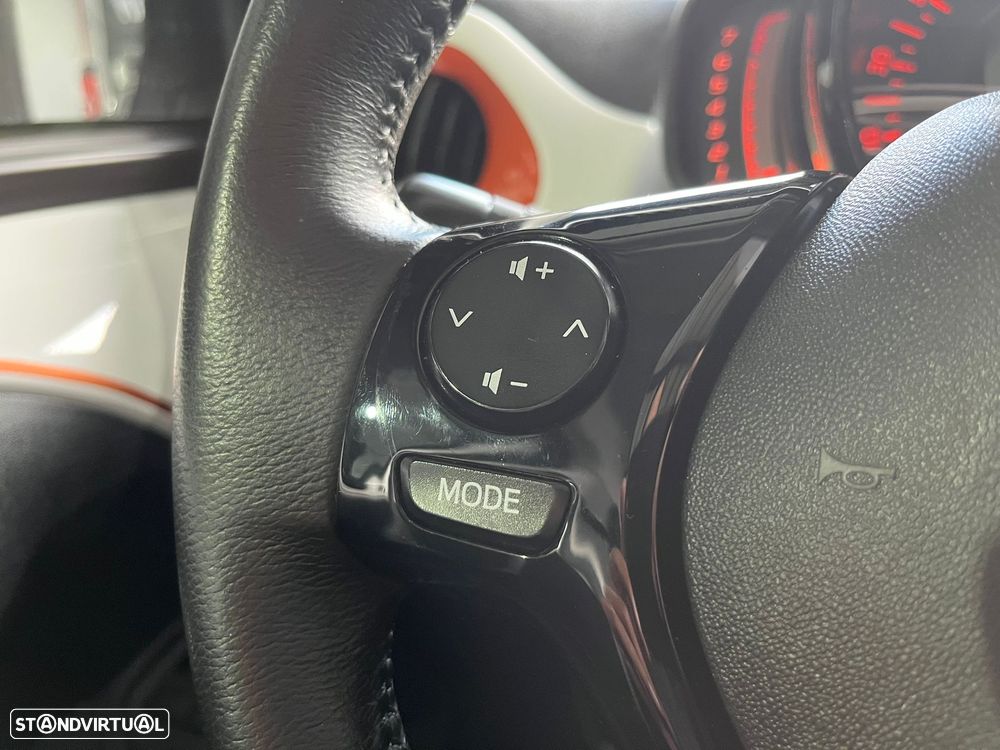 Peugeot 108 1.2 PureTech Top! Roland Garros - 28