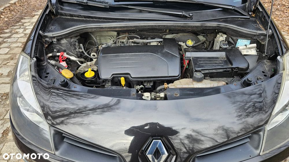 Renault Clio 1.2 16V Emotion - 9