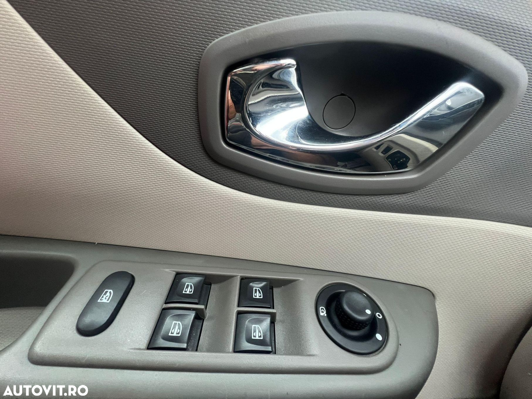 Renault Captur - 16