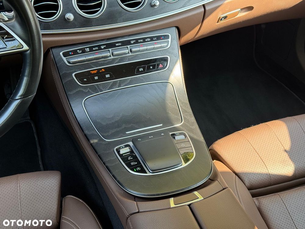 Mercedes-Benz Klasa E 220 d 4-Matic Avantgarde - 26