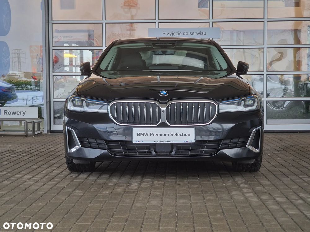 BMW Seria 5 520d xDrive Luxury Line - 2
