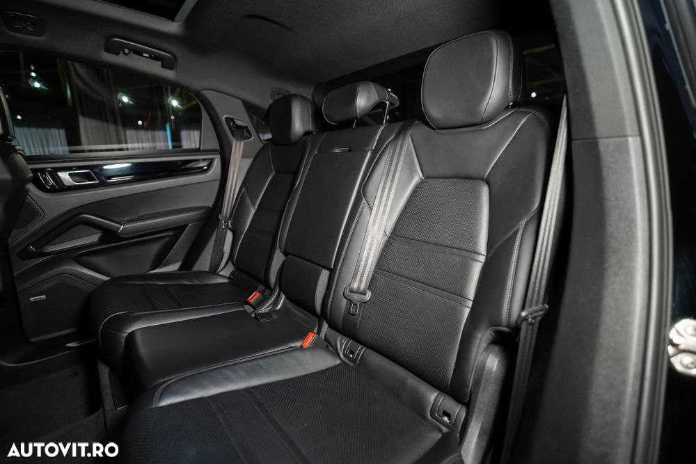 Porsche Cayenne Coupe - 24