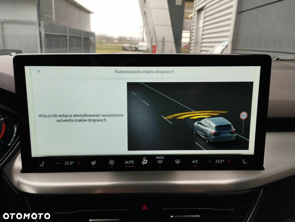 Ford Focus 1.0 EcoBoost mHEV Titanium X - 26