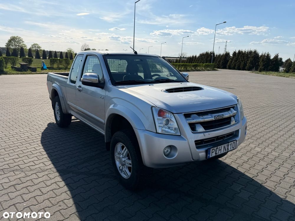 Isuzu D-Max 3.0d SC Custom - 1