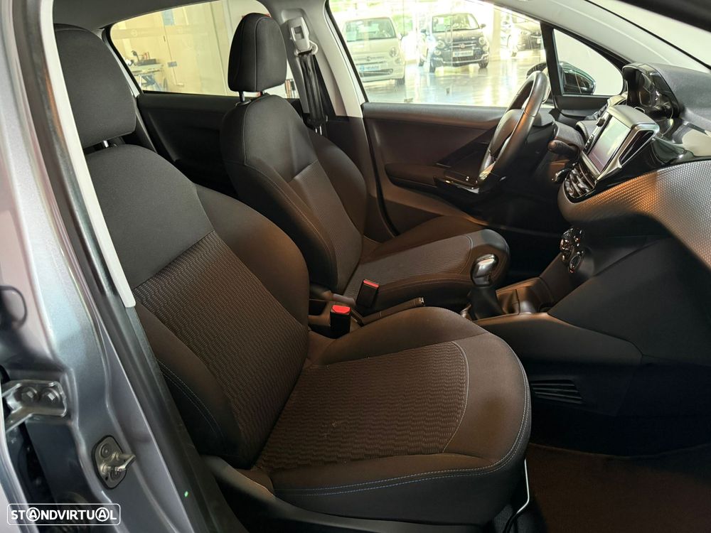 Peugeot 208 1.5 BlueHDi Signature - 12