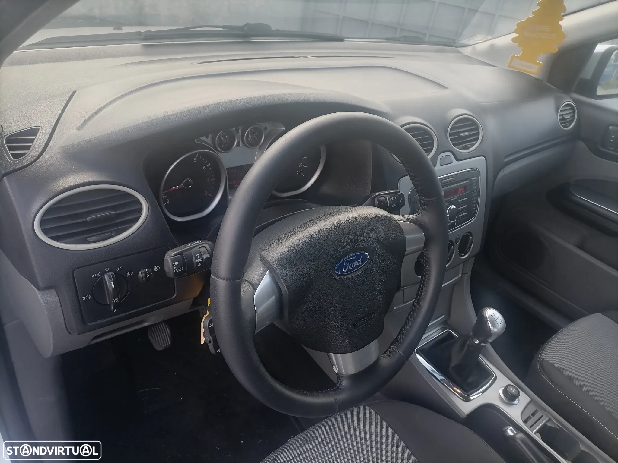 Ford Focus 1.4 16V Trend - 10