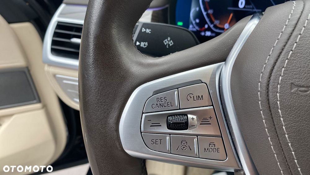 BMW Seria 7 730d xDrive mHEV - 22