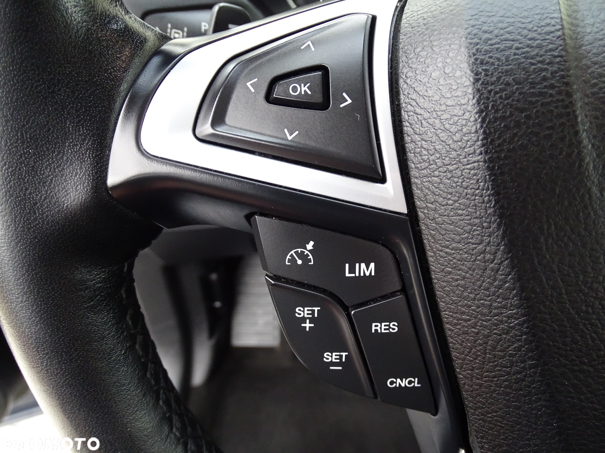 Ford S-Max 2.0 EcoBlue Titanium - 23